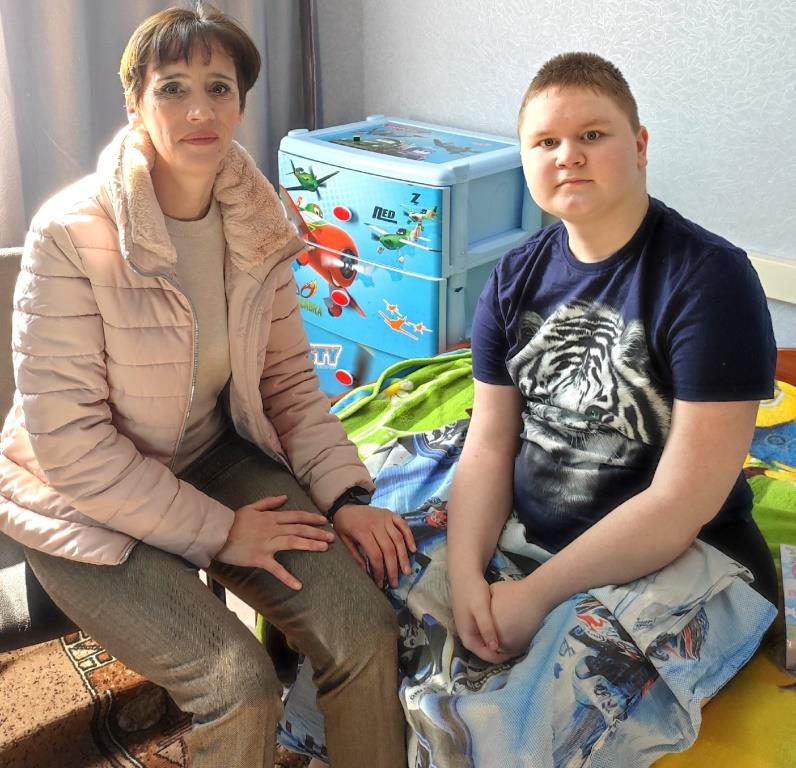 Сотрудники благотворительного фонда «Ванечка» навестили семьи подопечных в Клетнянском районе